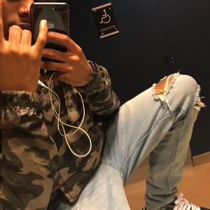 Meet your Posher, Evan